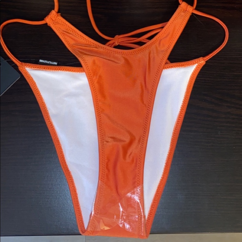 Pretty Little Thing bathing suit - Picture 5 of 6